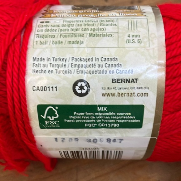 3 balls /packages Bernat Satin Yarn crimson red #04705 - Picture 9 of 16